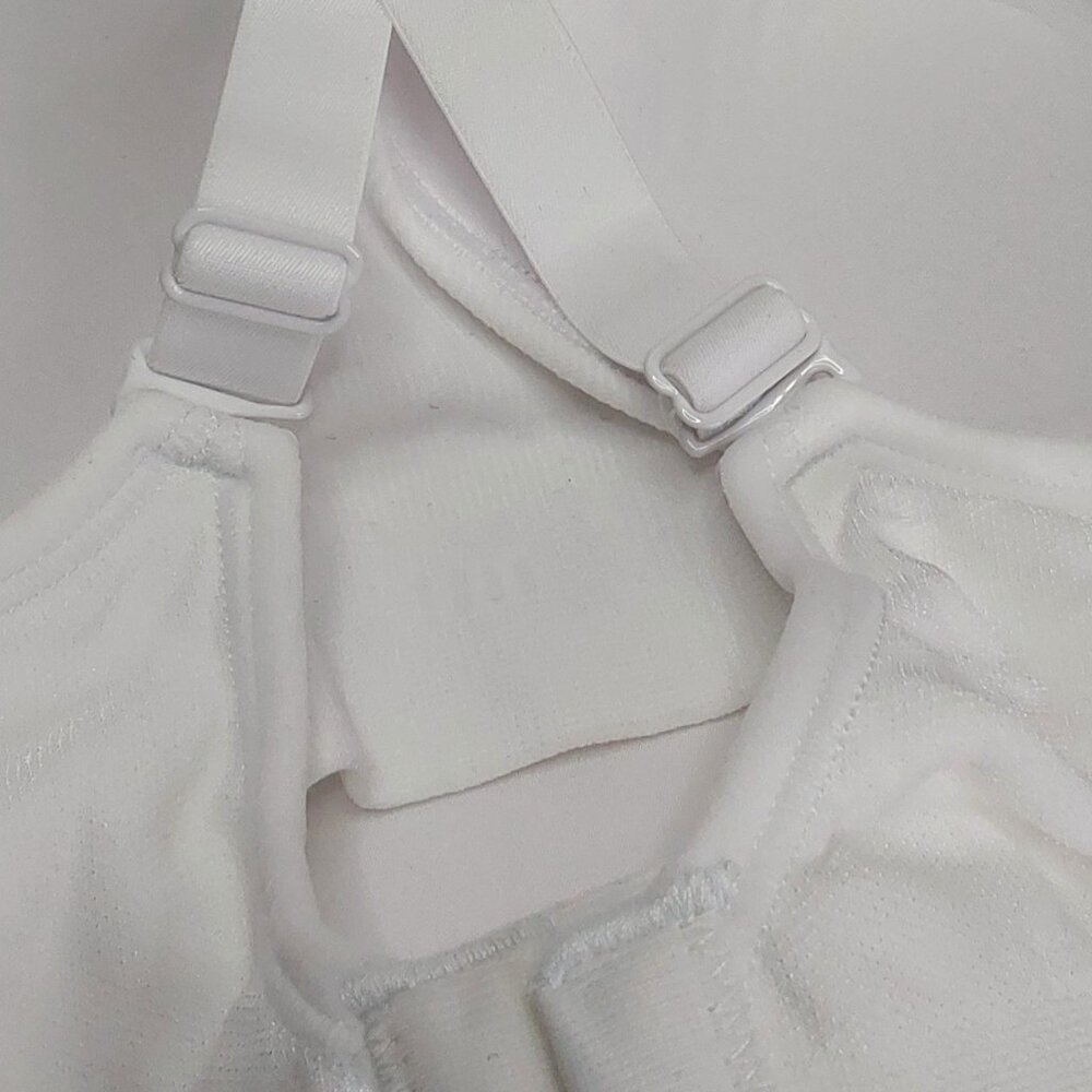 'UNDEROUTFIT' COMFORT SHAPING WIRELESS BRA W / ADJUSTABLE STRAPS - Picture 6 of 16